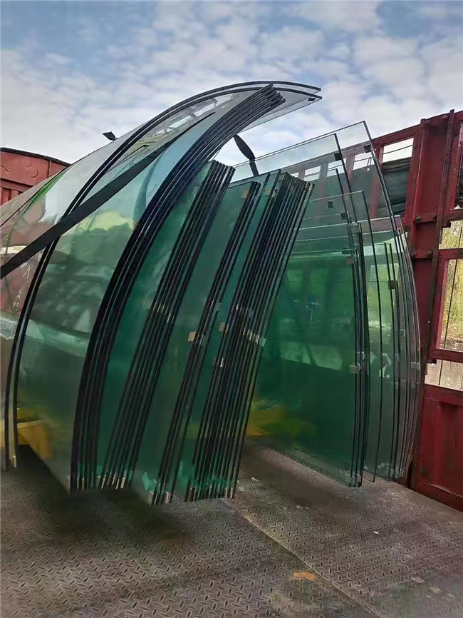 專業(yè)彎鋼化玻璃